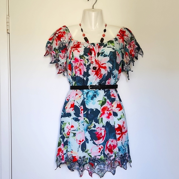 Plum Pretty Sugar Tops - Cute, Floral Blouse